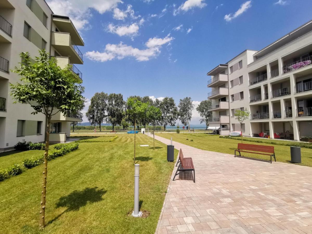 בלטונללה Vizpart Honved Apartman מראה חיצוני תמונה